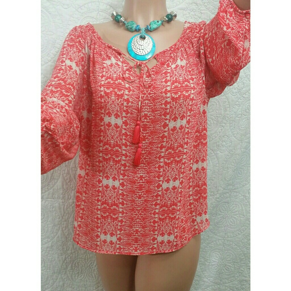 NWT...Daisy Fuentes Blouse